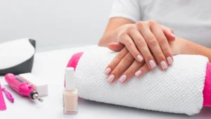 metody przedłużania paznokci – wady i zalety