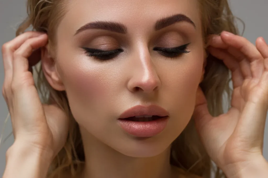 rozświetlacz w płynie - wszystko, co musisz wiedzieć o jego aplikacji